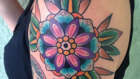 tatuagem-neotradicional-flor