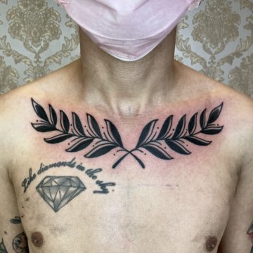 tatuagem-louro-peito