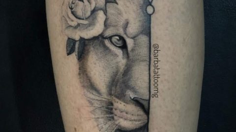 tatuagem-blackwork-leoa-lion