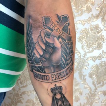 tatuagem-neotradicional-cruz