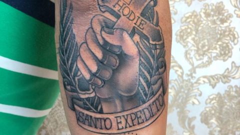 tatuagem-neotradicional-cruz